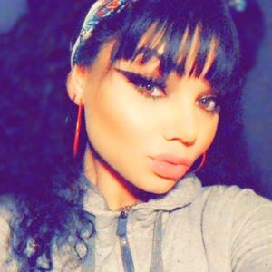 Meet your Posher, Genevieve